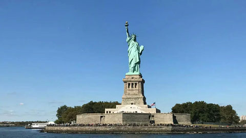 自由女神像是哪个国家送给美国的礼物,造了多久?