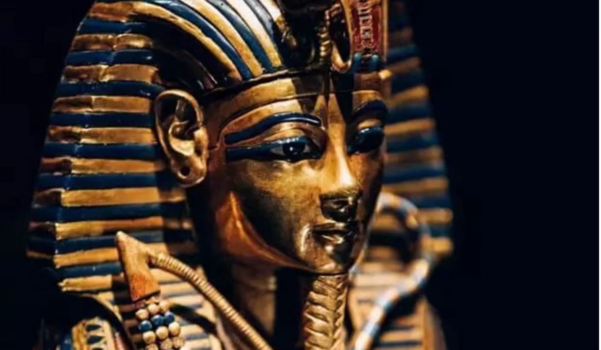 埃及法老王真容曝光龅牙畸形足臀部似如女性让人惊讶