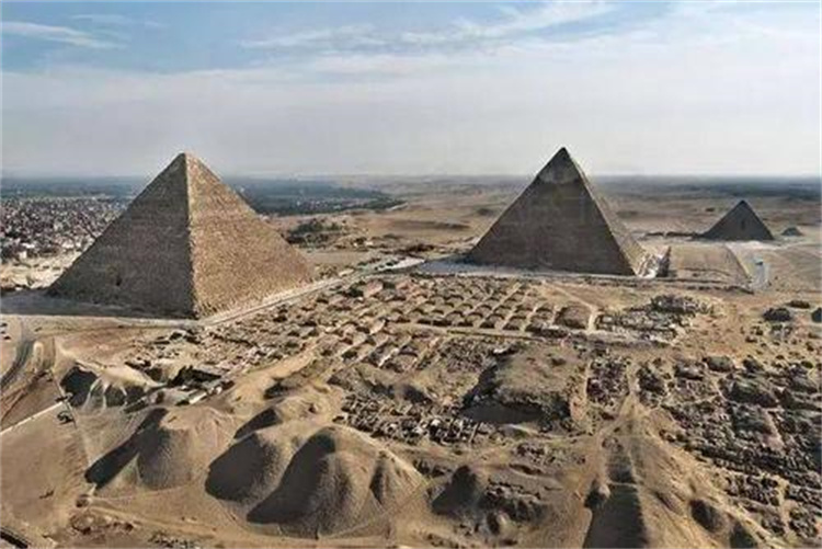 埃及的金字塔只埋了一个法老 德国的金字塔要葬下四千万人