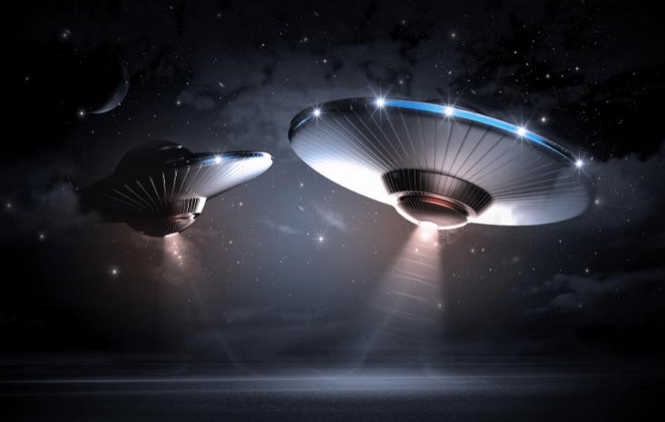 美国上空发现发着紫光的UFO，这是什么物种？(紫色ufo)